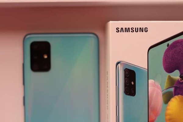 Quelles applications de gestion de projets sont optimisées pour le multitâche sur un Samsung Galaxy Z Fold2 ?