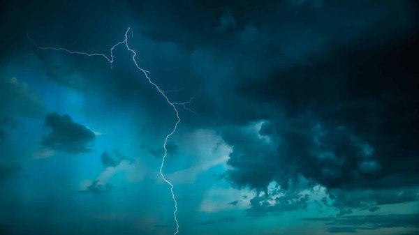 Quels sont les avantages d'utiliser des stations d'accueil Thunderbolt 3 pour les utilisateurs de MacBook Pro?